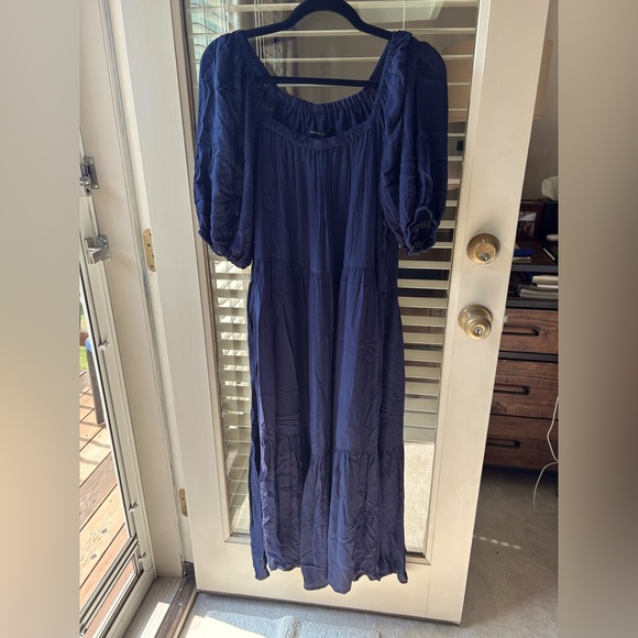 Banana Republic Dresses & Skirts - NWT Banana Republic Dark Navy Blue Maxi Dress with Scoop Neck in Size S